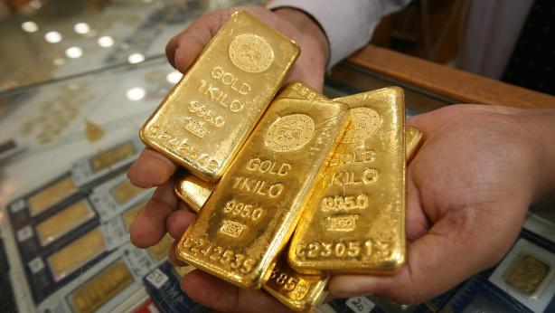 Chuyện gì đã xảy ra? Hơn 1 tỷ USD vang bị bán ra, khiến vàng sập hơn 40 đô