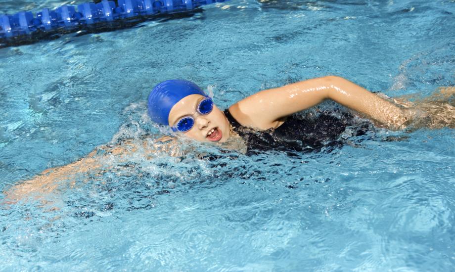 https://data.voh.com.vn//uploads/thumbnail/2017/03/29/Swimming%20Clubs%201_920x550.jpg