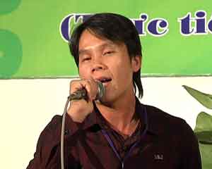 Thí sinh: Nguyễn Minh Dương (SBD: 001) Nam xuân (8 câu) - Tình anh bán chiếu (câu 4, 6) (Sáng tác: Viễn Châu) - 05/01/2013