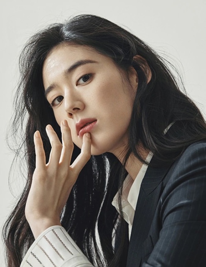 Jung Eun Chae - Nữ phụ phim Anna gây ấn tượng mạnh bởi vẻ đẹp hút mắt lạnh lùng
